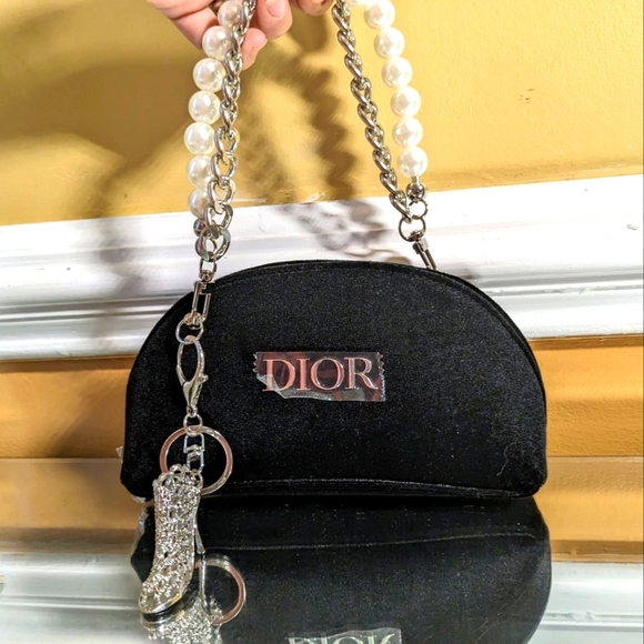Dior - Picture 1 of 13